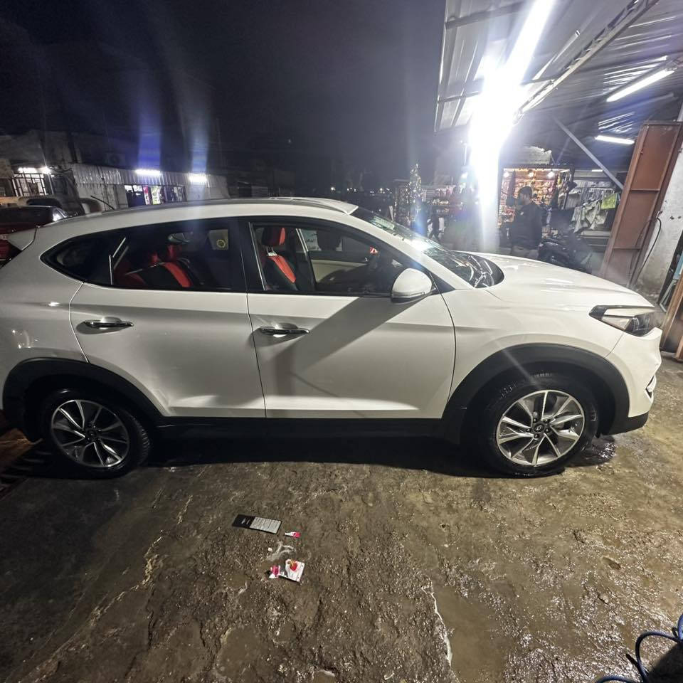 سلام عليكم توسان خليجي موديل 2018 بيه بس بارد  السعر 178     مكان بغداد   *********** ماشيه  67
