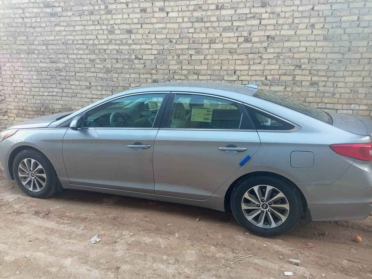 سلام عليكم
سوناته 2016امريكي 
سونار موجود بالمنشور ليبل واحد بدون دواخل شواصي لغد مكفوله  بس البنيد مبدل 
 والجاملغ والباب صبغ حته البراغي ما مفتوحه شرط
مكينه جديده مبدله شرط دوانز ماكو كير مكينه مكفولات 
تبريد ثلج 
حداديه جديده 
تخم تاير وباتري ما صارلهن  شهر من مبدلهن  
دواخل جديده 
السياره جاهزه 
رقم دهوك
بأسم الكردي تريد تحويل تريد وكاله  
السياره جديده وما متعوبه وجاهزه للهزه 
العنوان الديوانيه الحمزه الشرقي 
***********
السعر 118وبيه مجال
