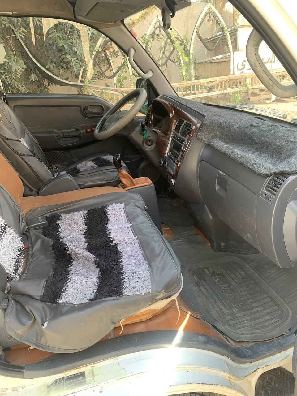 كيه بنكو 2700 مفتوح سياره نضيفه مابيها نواقص مكينه وكير نضاف وكفاله تبريد شغال رقم الجديد وسنويه ل2031 تخم تاير امامي حداديهته جديده شاصي مكفول لاصبغ ولا ضرر سيارره نضيفه مكانه حله مركز الرقم (***********)
