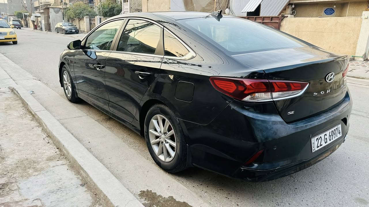 سوناتا 2018 امريكي رقم اربيل الدولي باسم  داخل بيجي واسود محرك 2400 حادثها فقط الجنطة صبغ وبيها بارد بسيط يم قبق البانزين  ، جاهزة السيارة من جميع النواحي تخم تاير وصدر جديد ، السعر 132 وبيها مجال مكانها بغداد الدورة للاستفسار ***********
