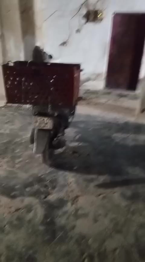 دراجه سوزوكي 60 جاهزه مابيها اي عطل محرك وكهربايات كولها جاهزه مكاني تكريت الزهور السعر200
***********
