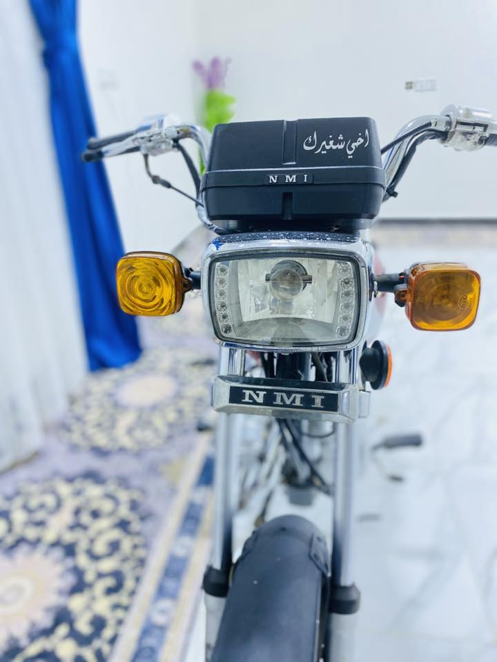 السلام عليكم امتياز 23معمره اصلي 25ماعده المكينه والشاصي مكينه مامفتوحه من 23ليهسه تجي تفحص بنفسك كهربائيات كلها شغاله الدراجه اوراق +شلعه ومعدل تخبل السعر 450قفل متوازي مامتواجد خاص وهاذا رقمي ***********
