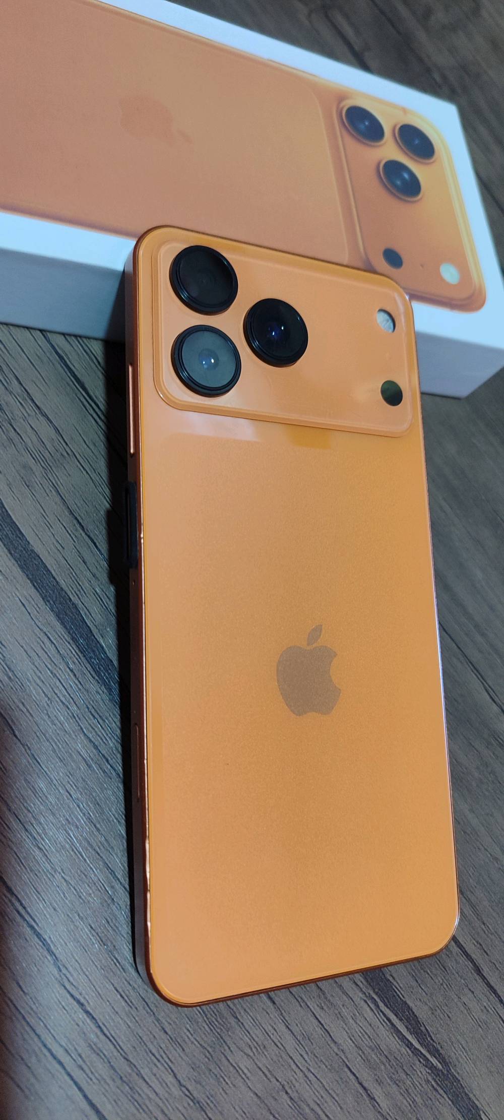 جهاز ايفون17 برو ماكس تقليد للئصلي هوه وباكيته جديد سعره 130 الف مكاني زبير ***********