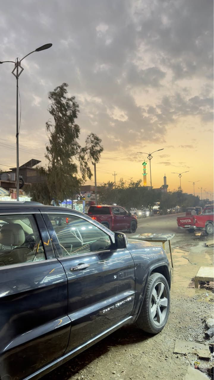 السلام عليكم.. للبيع أو المراوس حسب القناعة، جيب شيروكي بمواصفات خاصة ونظافة توب:
• الموديل: 2015.
• الفئة: أوفرلاند (Overland) - فول مواصفات 1/1.
• الأصل: خليجي (مو وارد أمريكي).
• الحالة: السيارة مكفولة كفالة عامة من الصبغ، الشخط، والضربة. البدي لوك وبحالة الوكالة.
المواصفات المختصرة:
• بانوراما وهيدروليك (جكات) شغال 100%.
• كراسي جلد (تدفئة وتبريد) + خزن ميموري.
• شاشة كبيرة، كاميرا دوارة، وحساسات بلادية.
• صندوق كهرباء + تشغيل عن بعد.
• محرك وجير وبكلايت بشرط الفحص. بعقوبة, ديالى


**إذا كنت صاحب هذا الإعلان وتريد حذفه لأي سبب، رجاءا أرسل رسالة إلى الدعم الفني**