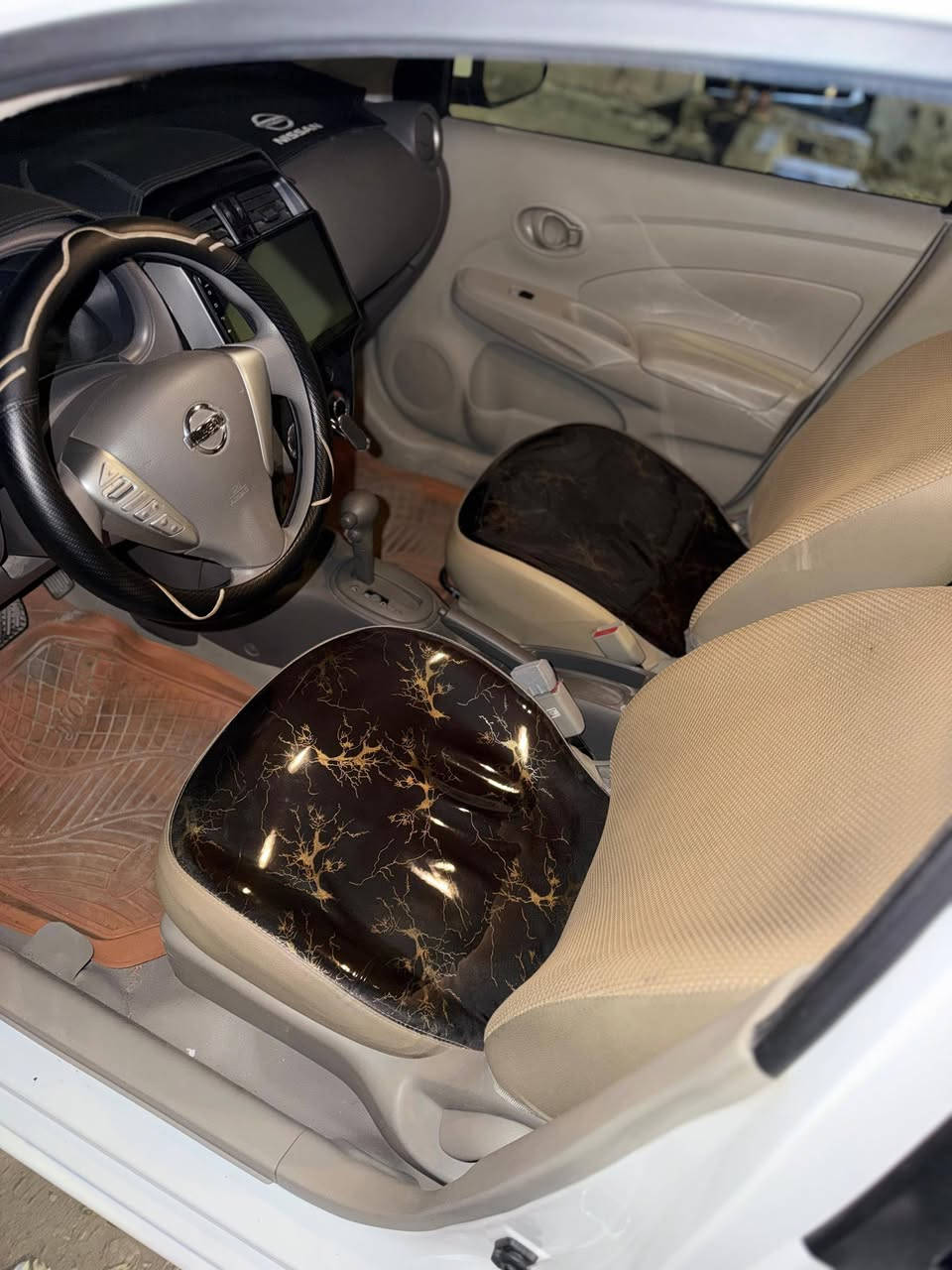 نيسان صني موديل 2024 سياره كفاله عامه ضمان شركه السور سياره مدوشمه ارضيه وكشنات وشنطه سياره كفاله من الصدع رقم اربيل باسم شركه السعر 128 الالوان بصرا المعقل رقم الهاتف ***********
