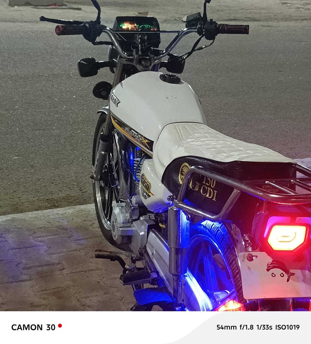 يالله سلام عليكم
موطور يراني 
البيع موديل 
2020
محركه نعومه فول
ولأتنقيص ولأتبخير 
كهربايات شغاله كل 
موطور خير من الله 
بي منفيس بليته رقم شاصي 
موطور شلعه معدل 
العنوان جزيره الخالديه  
رقم الهاتف 
***********
السعر 475
بي مجال
