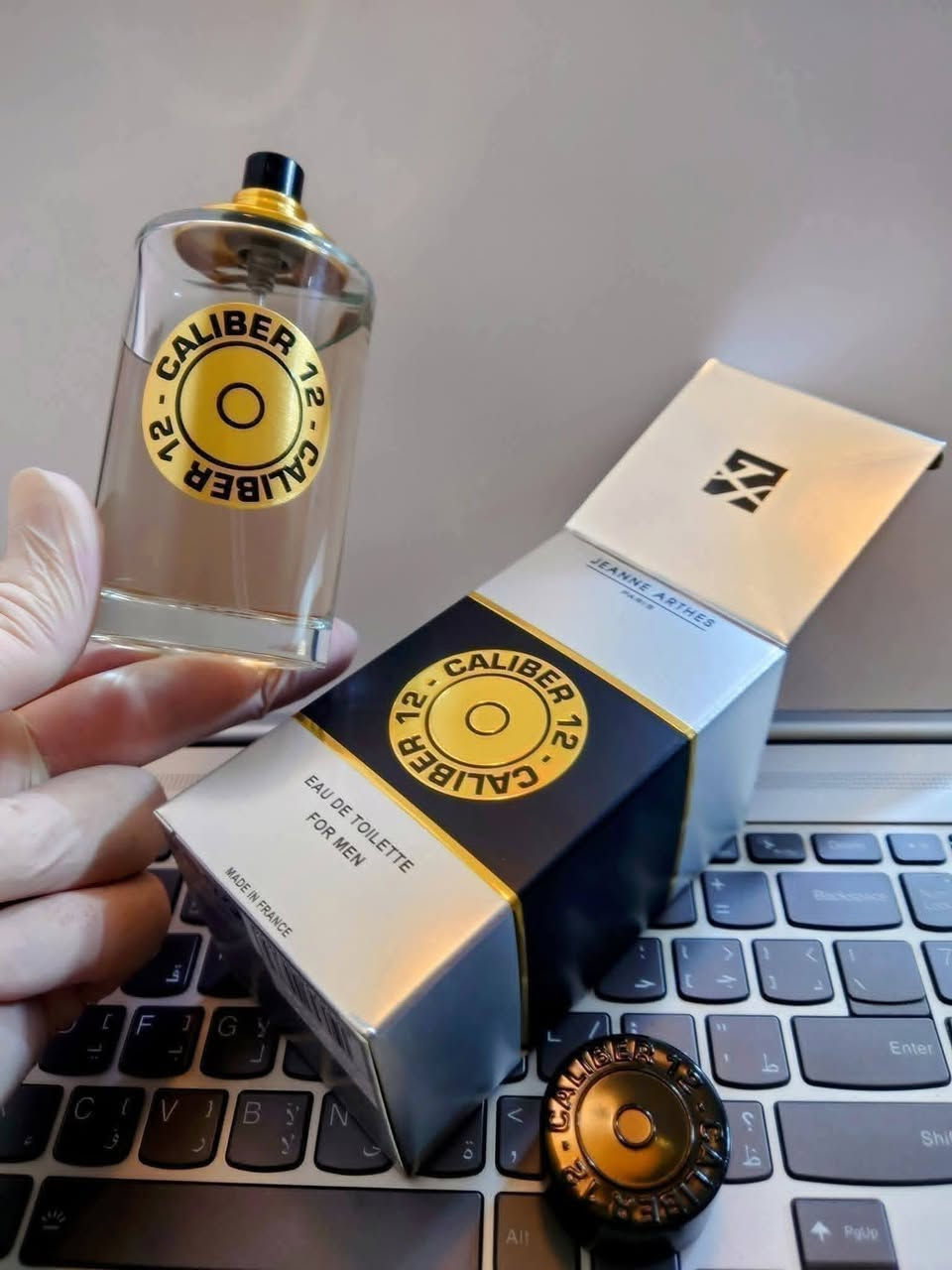 السلام عليكم
🔷 ️8 عطور مستخدمة 🔷️

🔷️ كلهن ب 60,000 الف ⬅️ سعر ثابت 🔷️
مع هدية معجون اسنان بالعسل من Disaar 🎁 

🔴 عطر shadow من AJMAL 
الباقي من العطر / 70 مل ⚠️ ( حجم الزجاجة / 75 مل ) 

🔴 عطر OPUS من خدلج KHADLAJ 
الباقي من العطر / 60 مل
🔵 رائحة العطر / سويتي 
اصدار فرنسي 🇨🇵 

🔴 عطر BEAU acute من ARMAF 
الباقي من العطر / 70 مل
🔵 بديل للماركة FIERCE من Abercrombie & Fitch 
⚠️ للملاحظة / بخاخ العطر مكسور 
( يستخدم العطر عن طريق السكب باليد ) 
اصدار فرنسي 🇨🇵 

🔴 عطر creation DAWN من Baug Sons  
الباقي من العطر / 90 مل 
🔵 بديل للماركة Fahrenheit من Dior 

🔴 عطر CALIBER 12 من JEANNE ARTHES 
الباقي من العطر / 80 مل 
🔵 بديل للماركة WANTED من AZZARO 
فرنسي 🇨🇵

🔴 عطر RADICAL من ARMAF 
الباقي من العطر / 80 مل 
🔵 بديل للماركة HEROD من PARFUMS de MARLY 
اصدار فرنسي 🇨🇵 

🔴 عطر BLUE VETIVER MOLOKO 
من Fragrance World
الباقي من العطر / 90 مل 
🔵 بديل للماركة VETIVER MOLOKO من EX NIHILO 

🔴 عطر SYMBLEM DELUXE ABSOLU 
من PARFUM DELUXE  
الباقي من العطر / 90 مل  
🔵 بديل للماركة EMBLEM ABSOLU من MONT BLANC 

⚠️ بالنسبة للسعر 
⬅️ أسعار تصفية للمستخدمات خصم للنصف وأقل 
⬅️ لذلك سعر ثابت ب 60,000 الف 
⚠️ جميع العطور اصلية 

للحجز راسلنا على الخاص ✅✅✅


**إذا كنت صاحب هذا الإعلان وتريد حذفه لأي سبب، رجاءا أرسل رسالة إلى الدعم الفني**