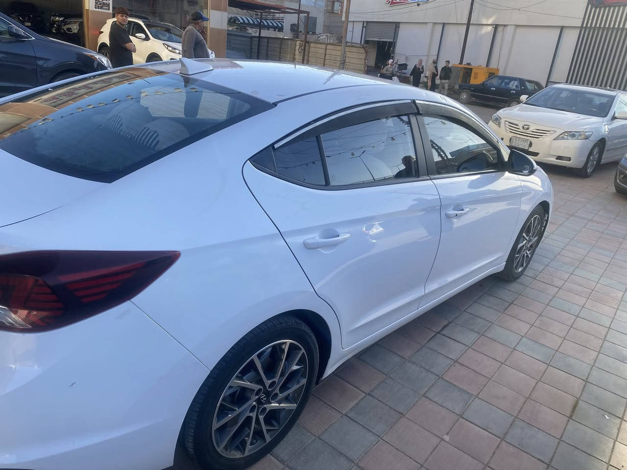 السلام عليكم افانتي موديل 2020 خليجي مكفوله كفاله عامه
مواصفات 
كشنات جلد 
كشن تدفئه 
السياره تقريبن مواصفات فول عدا الفتحه 
مكان السياره فلوجه 
السعر 155 وبيها مجال حك الجيه 
الاستفسار 
***********
