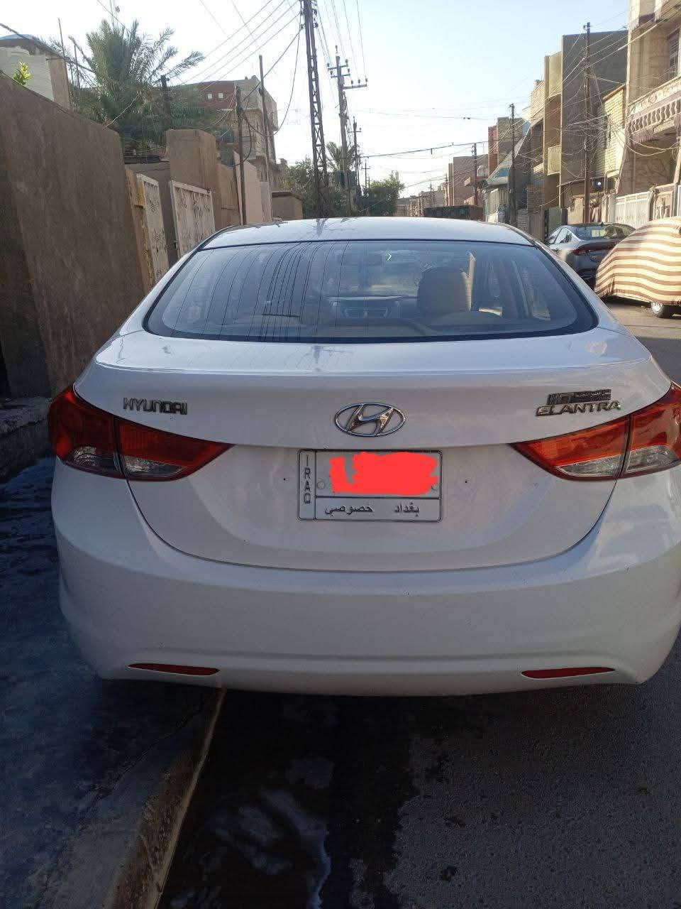 مكلف بالنشر موجود الرقم للاستفسار 

السلام عليكم النترا 2012 خليجي رقم بغداد مشروع وطني . بيه صبغ بالجاملغ الايمن الامامي اثر طخه بسيطه  واليسره اثر شخوط. بدون ضربه وشويه بالدوسه صبغ . السيارة مكينه 1600 كير محرك تبريد كله مكفول وشغال. اشاره بالمرايه . سياره جاهزه من كل النواحي. السعر 102 وبي مجال للاستفسار ***********
