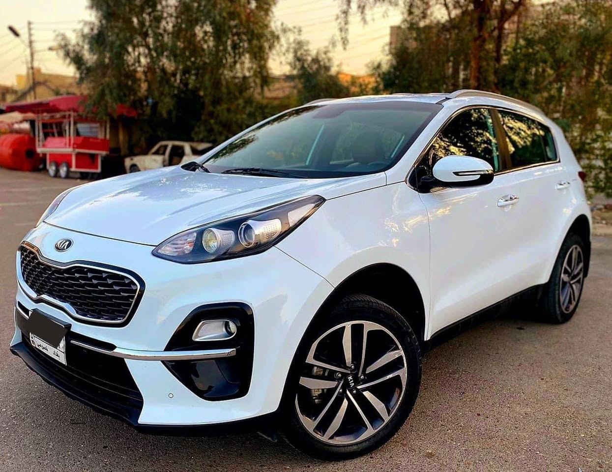 كيا سبورتج خليجية استلام الشركة الدولية
موديل 2020 
مواصفات
مري شفط 
اشاير مري 
حساس امامي خلفي 
كشنات مخمل اطراف جلد 
داخل لونين 
شاشة بلادية 
كامرة دوراة بلادية 
تبريد قطعتين 
لايت امامي متحرك 
اريل انڤكيشن 
ثلاث انظمة قيادة 
وبعد بيه مواصفات 
ماشية 90كم
ملاحظة السيارة بيه 3 قطع صبغ جاملغ خلفي وبابين
مكاني بغداد ***********
السعر 175
