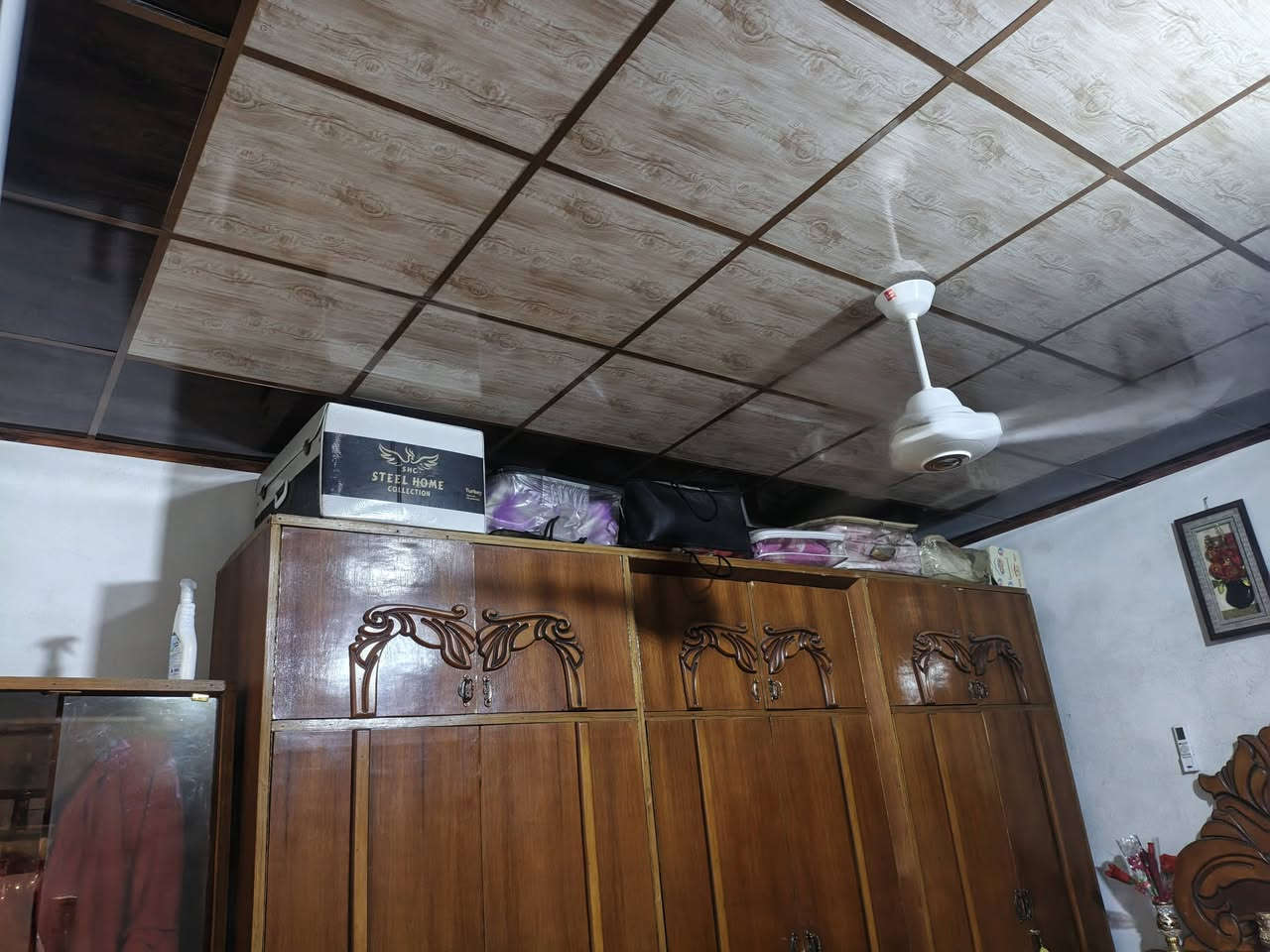 بيت للبيع بالحضيره عالشارع مال فاروق مقابيل مطعم محله 21 يتكون من طابقين يحتوي على غرفتين ومشتملات وبيتونه مع قطعه أرض صغيره من ضمن البيت بسعر مناسب للاستفسار الاتصال على هذا الرقم ‏‪***********‬‏
