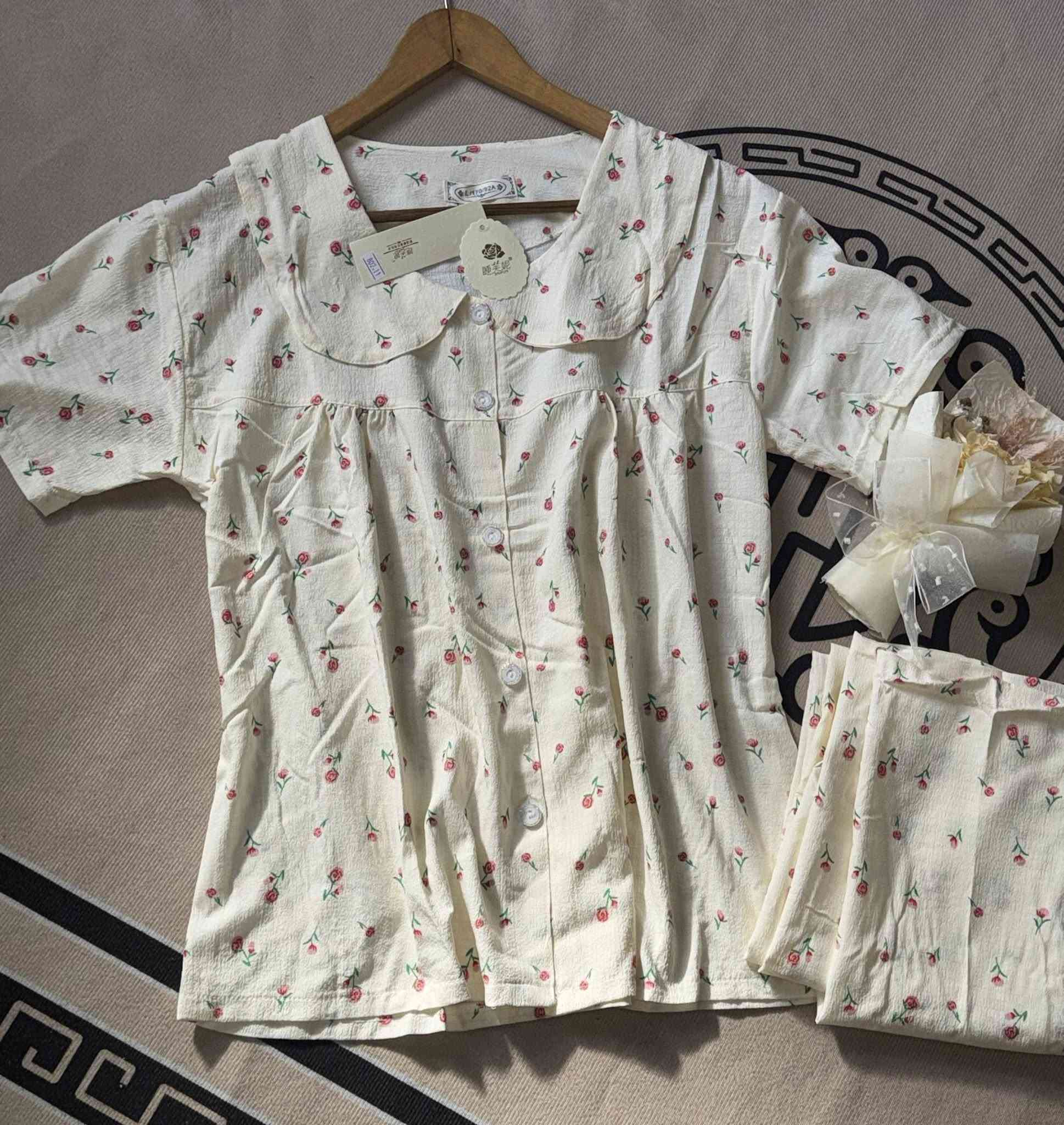 🔥عرض خاص لايفوتكم 🔥

 تراك كريشة 
خامة أصلية كولتي عالي 🔥
 ناعمة ومريحة 

📏 القياسات: L / XL / XXL 
👗 قالب راهي يلبس لحد وزن 90 تقريباً

💰 سعر ١٠ ألف✅

Mariam للألبسة النسائية 
#تراكات
#بجايم_العيد
#ملابس
#تركات
#جديد
#جديد
#دشاديش
#تراكات


**إذا كنت صاحب هذا الإعلان وتريد حذفه لأي سبب، رجاءا أرسل رسالة إلى الدعم الفني**