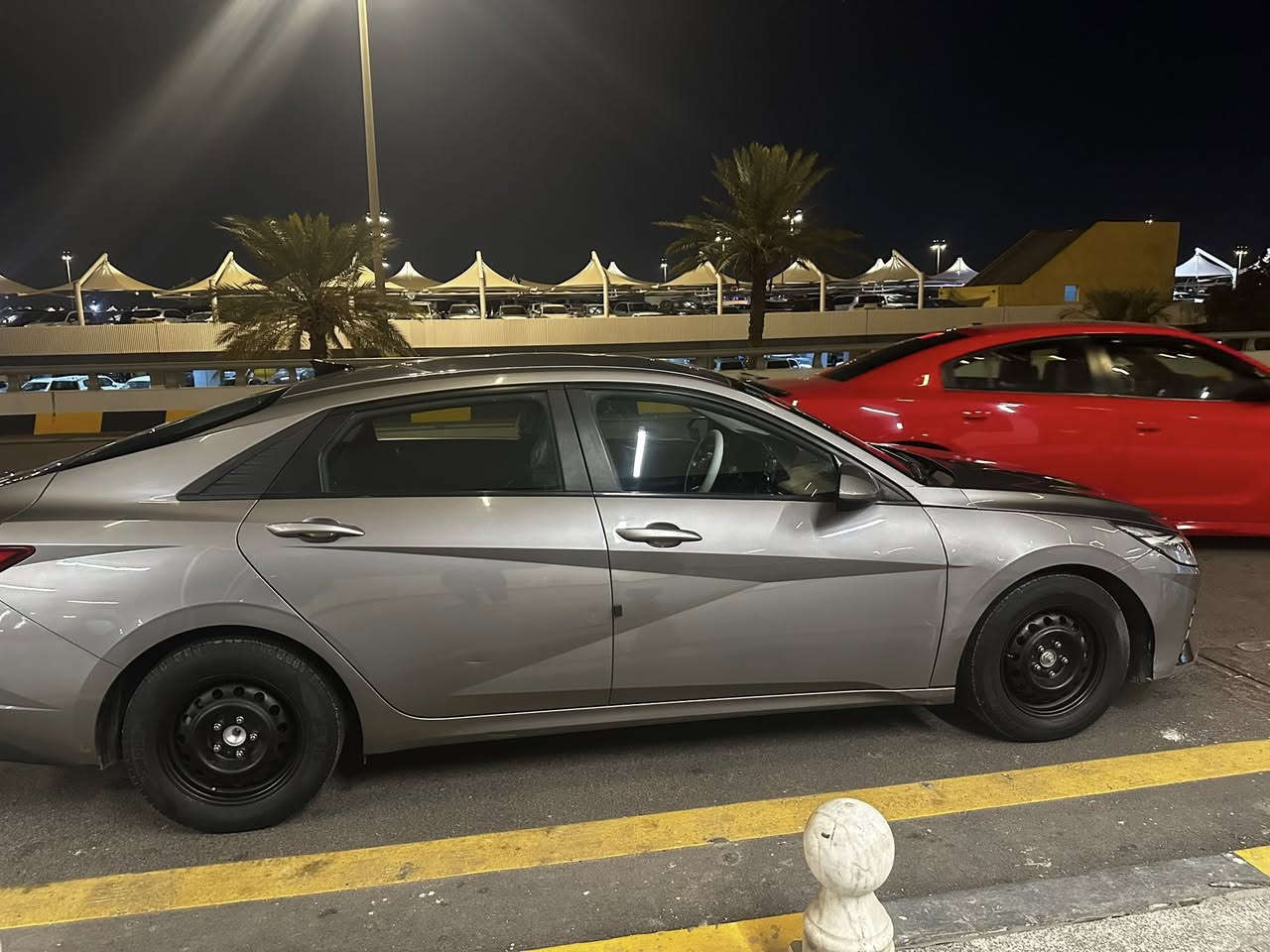 سلام عليكم النترا وارد امريكي موديل 21 
حادثهه موضح بل صور بيه جملغ خلفي بي صبغ 
سياره ليبل واحدولقماره نطخت بل تحميل مسوينه بارد عله كد شبرين
مواصفات عاديه 
شاشه
تحكوه سيرن 
رادار امامي 
حساسات خلفيه 
حساس جانبي 
توقف ذاتي 
تحديد مسار 
أشاير مري 
شاشه كار بلي 
سياره ماشيه 78ميل 
سعر  129وبيه مجال 
 ***********
