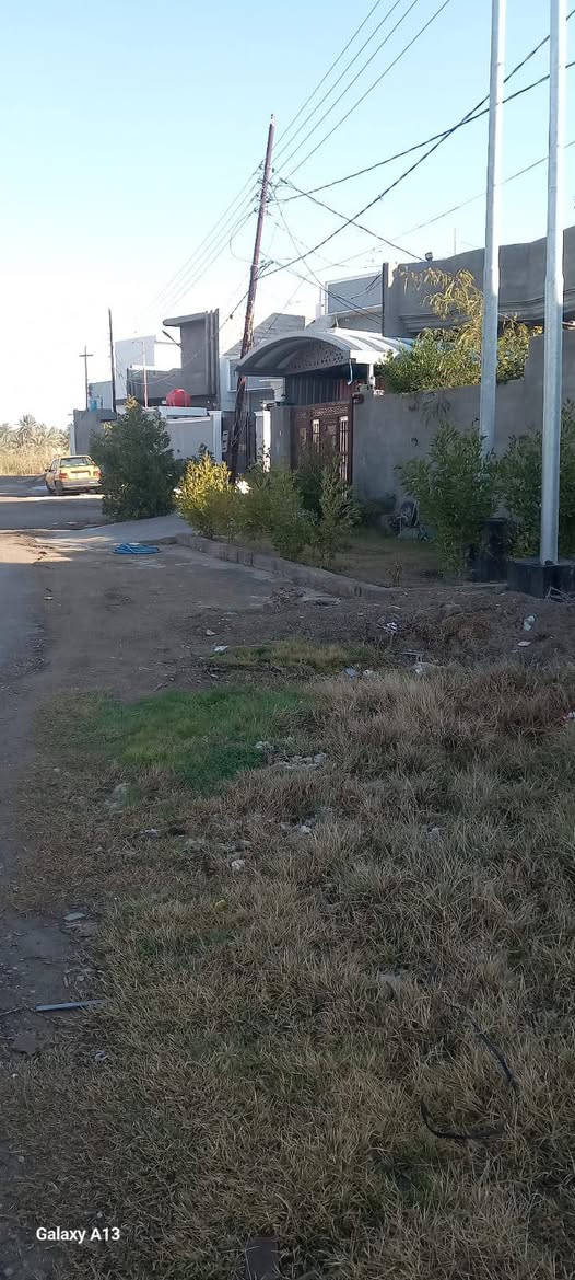 من رخصه مدير الكروب  لبيع بيت زراعي سند 25. حي الزهراء قطع علي سريح بيت سبراميكماء كهرباء مجاري علبزل بيت ماثث وكانل بوب شبابيك رافعات بوب داخليه وخارجيه. باب حوش سلايت حديقه بلباب كراج سياره. بيت نظيف بناء حديث قاطين بس ممكمل قاط ثاني بيت حلو مرتب. قرب متوسطه. خدمات تبليط. بيت كامل  حديقه مقابل بيت. منطقه وفرع كلش حلو   مساحته 200 لو 240. درج محجر ستاره بيتونه بيت جاهز سعره 75 وبي مجال لطيبن خوان مكلف بنشر.  لحد يراسلني هاذ رقم صاحب.بيت   خابره وفتهم منه ‏‪***********‬‏. هاذ رقمه بي واتساب
