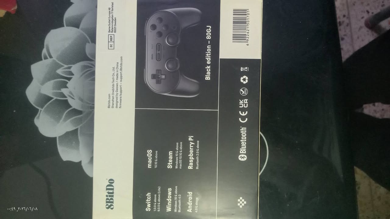 يد 8BitDo Pro2 اصلية جديدة غير مستعملة باللون الاسود ,
ملحقات: العلبة الخاصة باليد و كابل الشحن الاصلي مثل ما موضح بالصورة. السعر ٩٠ الف و بي مجال للاستفسار  واتساب
***********
