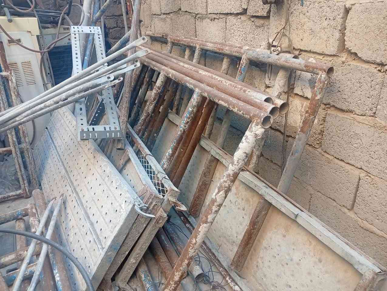 سكلات للبيع 
العدد (( 7 ))
مع تطوالة طولها متر 
للاستفسار / ***********
