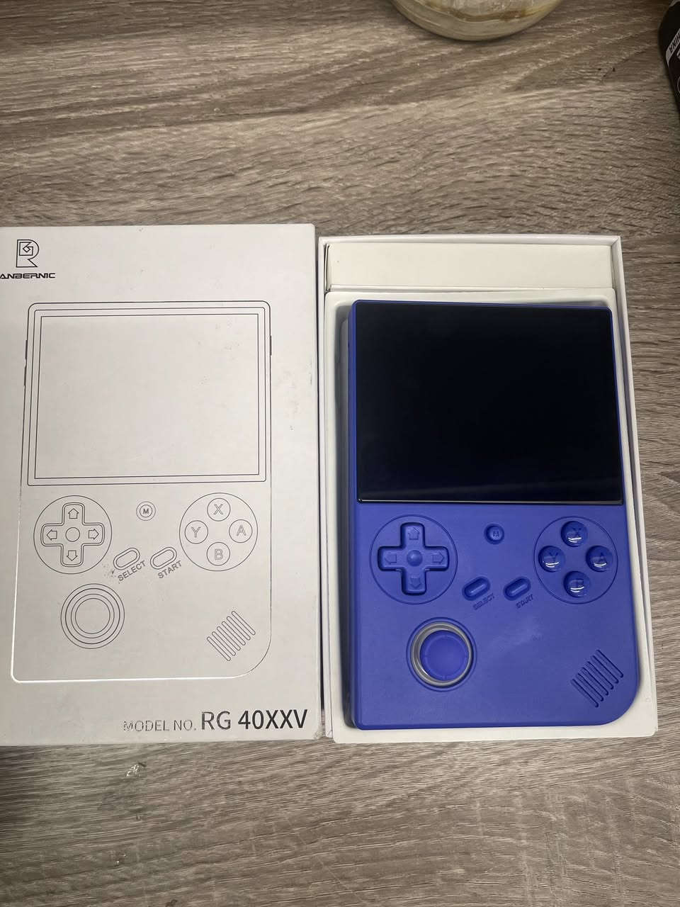 جهاز العابanabernic RG40 
واحد فحم ، واحد شغال 
سعر ثنيناتهم: ٦٠ الف ويه توصيل قفل قفل


**إذا كنت صاحب هذا الإعلان وتريد حذفه لأي سبب، رجاءا أرسل رسالة إلى الدعم الفني**