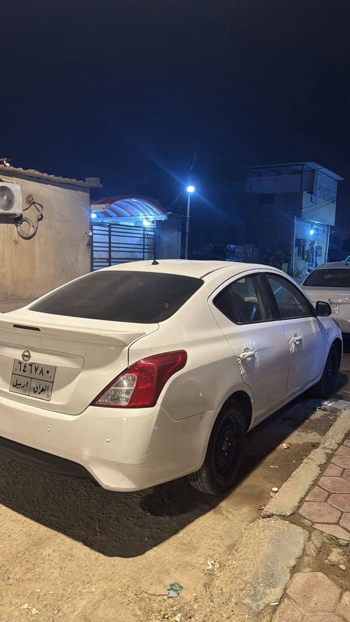 نيسان سني هندي ابليته زركه 21
سياره جاهزه مكينه كير حداديه تخم تاير  بيهه شخط بابين جهة السايق ومدكر امامي مبدل 
تريد وكاله تريد تحويل 
السعر 93وبيها مجال حك الجيه
***********
