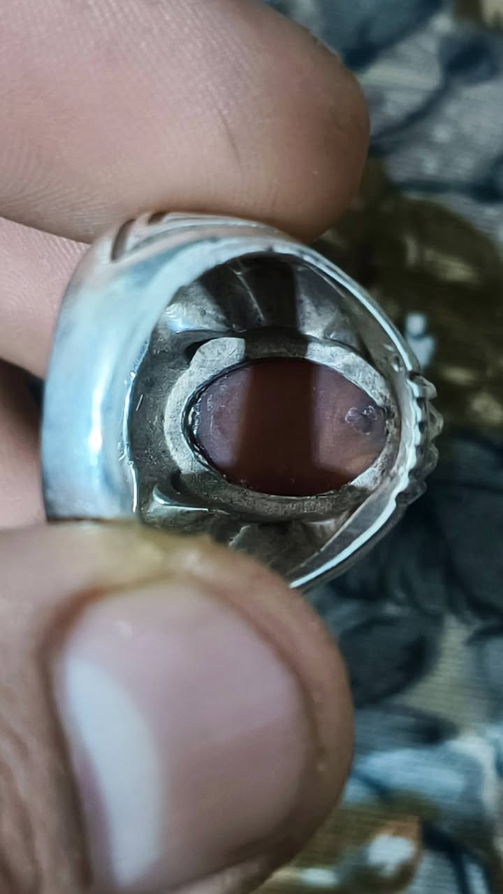 السلام عليكم عقيق يماني قديم صياغة ثقيله مراوس بجزع يماني او سليماني


**إذا كنت صاحب هذا الإعلان وتريد حذفه لأي سبب، رجاءا أرسل رسالة إلى الدعم الفني**