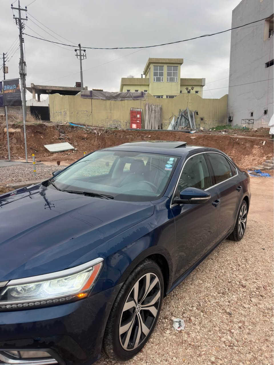 للبيع…
ڤولگس واگن باسات 
الموديل 2018
رقم دهوك التحويل بشرط 

ضرر السيارة :١ قطع  جملغ امامي 
بدون دواخل و بدون ايرباكات بشرط 
گير محرك بشرط ما مفتوح
لا صوت ولا صرف ولا نفخ 
السيارة فقط 70 mil ماشية

المواصفات ….SE
✅بصمة
✅سلايت
✅تشغيل عن بعد
✅كشن جلد 
✅كهربائي 
✅هيتر امامي و خلفي  
✅لايت زنون وحاجب
سندوق شفت ✅

رقم شاصي ( 1VWBA7A35JC036674 )

مكان السيارة: دهوك 
للاتصال :*********** 
 
السعر جداً مناسب 🔥✅ دهوك, العراق
