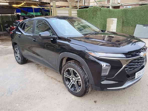 تراكس 2024
دخول جديد باسمي ماشية 5200 شبه زيرو. مواصفات معروفه فئه اكتف.
السعر 137$ وبيه مجال.
محرك 1200 توريو جدا سريع.
كير at 6 نمر وليس cvt
حادثهة ناشرة تبديل قطعتين جاملغ يسار وبنيد وتعديل بدايه الشاصي وليس كص.
موجودة بزيونة
ابو احمد.  *********** بيه واتساب
