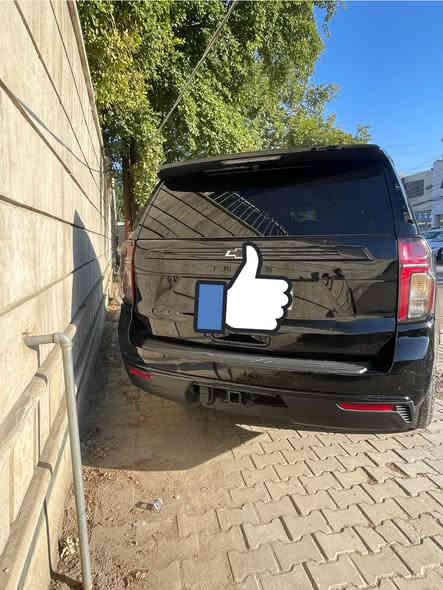 CHEVROLET TAHOE Z71 (2024)
🚙✨ للبيع – شيفروليه تاهو 2024 (فول مواصفات) ✨🚙
• السيارة وارد امريكي✅
• ⁠مرقم بغداد جاهز وكامل التحويل ثاني يوم✅
📍 الموديل: 2024
📍 الفئة: Z71 (أفخم فئات الطرق الوعرة)
📍 المحرك: 5.3 لتر V8 بقوة 355 حصان / ناقل حركة أوتوماتيك 10 سرعات
📍 نظام الدفع: دفع رباعي 4x4

⸻

🔥 المواصفات الخارجية:
 • لون خارجي أسود لامع (Black)
 • تخم ويل ألومنيوم رياضي 20 إنج
 • شبك أمامي أسود مع لمسات كروم
•رفارف وبودي ستايل أوف رود خاص بفئة Z71
 • إضاءات LED أمامية وخلفية نهارية وليلة

⸻

💺 المواصفات الداخلية:
 • مقاعد جلد فخم باللون الأسود
 • تسخين جميع المقاعد + مقاعد أمامية  كهرباء وتسخين
 
• صف ثالث كهربائي قابل للطي
 • مقود جلد متعدد الوظائف مع تسخين
 • شاشة وسطية 10.2 إنج + شاشة عدادات رقمية 12 إنج
 • نظام Bose الصوتي الفاخر (9 سماعات)
 • إضاءة داخلية محيطية

⸻

⚙️ التكنولوجيا والراحة:
 • تشغيل عن بعد + بصمة
 • Apple CarPlay / Android Auto لاسلكي
 • شاحن لاسلكي للهاتف
 • 9 منافذ USB + منفذ كهرباء 110 فولت
 • نظام ملاحة مدمج
 • كاميرات 360 درجة + حساسات أمامية وخلفية
• داتا شو تحذيرية من التصادم
⸻

🛡️ الأمان:
 • رادار أمامي + تنبيه تصادم
 • تنبيه عند الخروج من المسار + مساعد بقاء في المسار
 • مثبت سرعة راداري (تكيّفي)
 • تنبيه النقطة العمياء
 • وسائد هوائية كاملة (أمامية، جانبية، ستائرية)

⸻

📌 تفاصيل إضافية:
 • المسافة المقطوعة: 12,500 ميل فقط (20000 كيلو) ✅
 • جميع الوسائد الهوائية سليمة ✅

 تفاصيل الحادث

• ⁠• باب السائق معمول إله PDR (تصليح بدون صبغ) ✅
 • الباب الخلفي من جهة السائق مبدل أصلي بنفس اللون (بدون صبغ) ✅
 • السيارة خالية من أي صبغ أو حوادث مؤثرة ✅
•نص هلال الجاملغ الخلفي تعديل بتقنية PDR بدون صبغ السعر 480 ورقه وبيه مجال استفسار ***********
