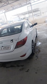 اكسنت موديل 2014 بيها اربع قطع بدون دواخل  مكينه ١٦٠٠ قطرتين سعر ٨٠ بي...