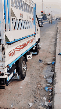 سلام عليكم كيا فحل موديل 2015سياره كفاله عامه تخم تاير جديد سياره محور 14تانكي 120 رقم بغداد السعر 115وبيها مجال قليل الشراي يهابر ع الرقم ***********+***********
