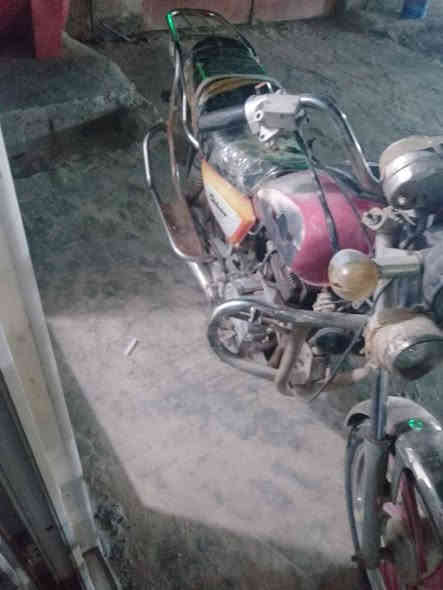 سلام عليكم للبيع دراجه اوراقها ضايعه اتكفلها عشاير وسرقه تاي موتو 2013 مكلف بنشرها هذا رقم راعيها ‏‪***********
