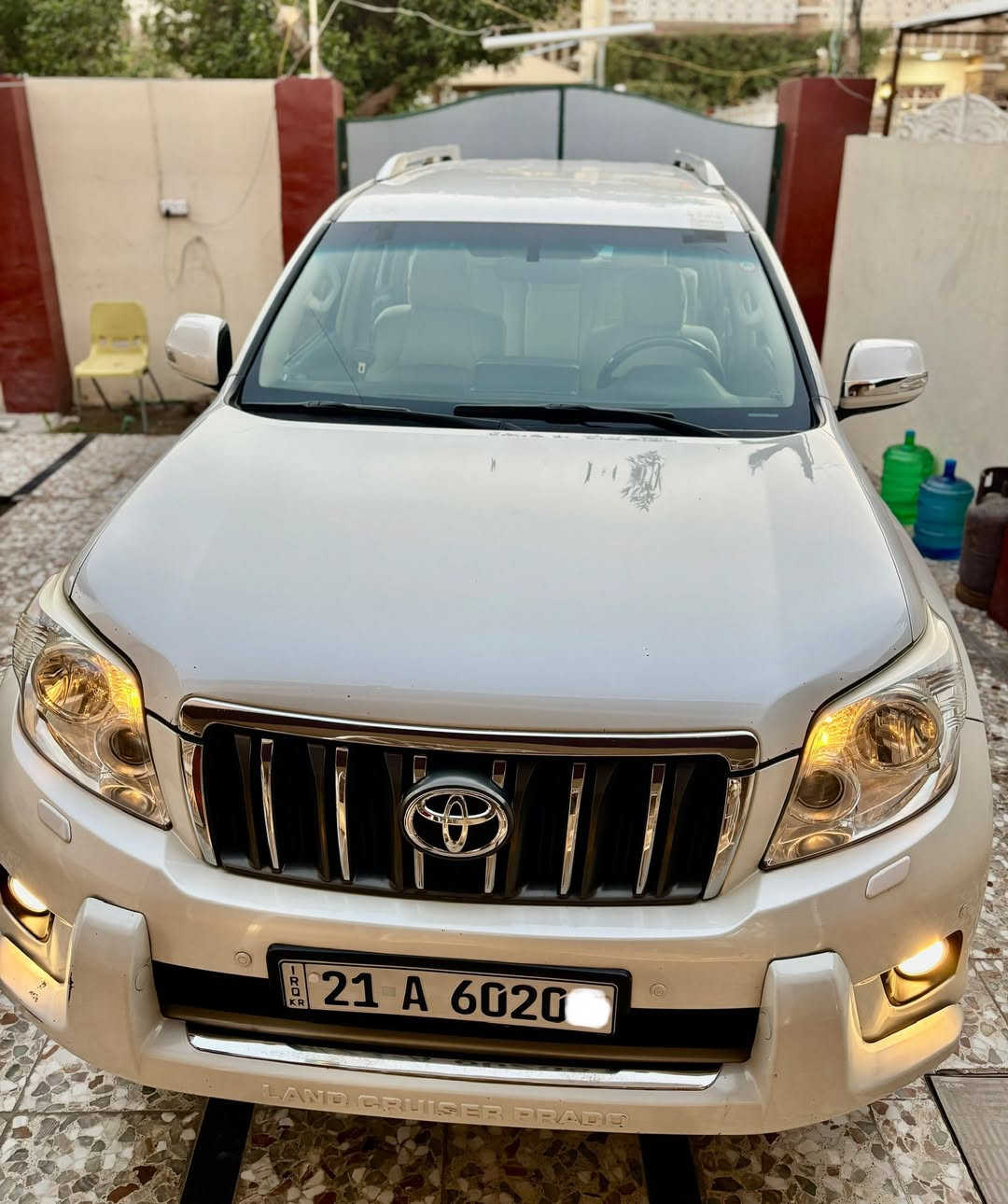 برادو  2010 محرك 4 سلندر  رقم مميز سليمانية سنوية وهزة وفحص كله جديد اب اسمي تحويل او وكالة اي وقت حاضر 
السيارة على ايد وحدة من الزيرو وحالين ماشية 214 الف كيلو حقيقي استخدام كلش نضيف داخلهة وغرفته نضافة 100% محرك كير صيانة كله بل شركة وكلة اصلي تخم تاير دنلوب جديد السيارة بلنسبة لمواصفات 4 سلندر فول كتلوكات وسويجات اثنين 

السيارة بيهة صبغ بين الباب والجاملغ على كد شبر اب شبر وبل هلال الخلفي صبغ اثر شخوط مال باب البيت 

الموقع بغداد الكرخ حي الخظراء 

نقد فقط بدون مراوس اعتذر 

السعر 205 ورقة 

الاتصال على ***********
