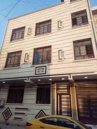 بنايه للبيع مساحه 103 واجه 10 نزال 10وربع متكونه من ثلاث طوابق كل طابق...