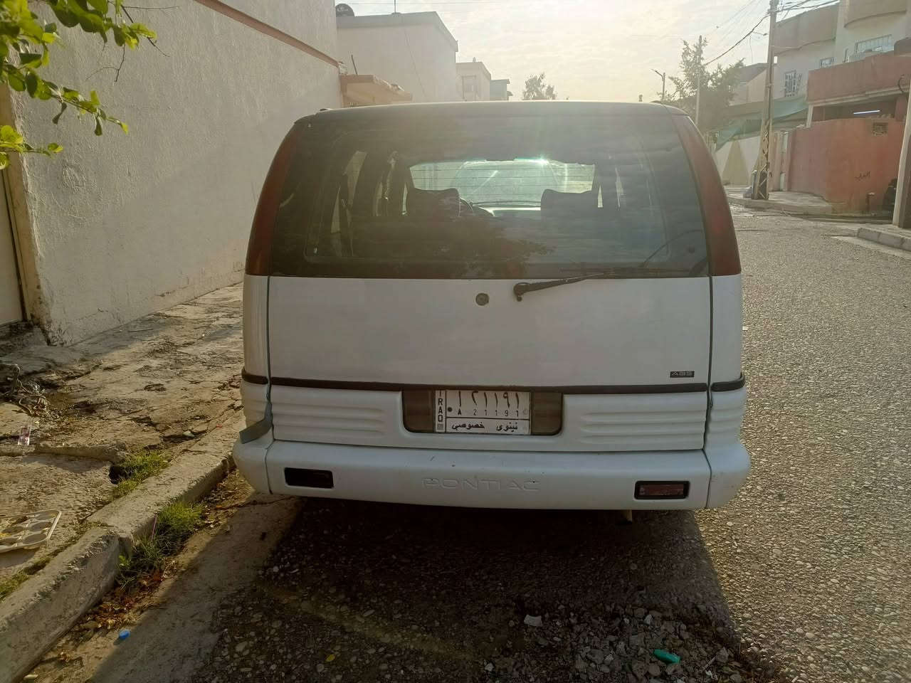 سياره بونتياك محرك 6 سلندر كير تعليك سياره نظيفه كير محرك شرط سياره بيها كربون ماستر شرط التحويل الموديل 92 سعر 23 وبيها مجال  درهم مراوسه حسب القناعه سياره رقمها نينوى الماني الشرعي بالموصل السياره سبعه راكب ***********/@/***********

