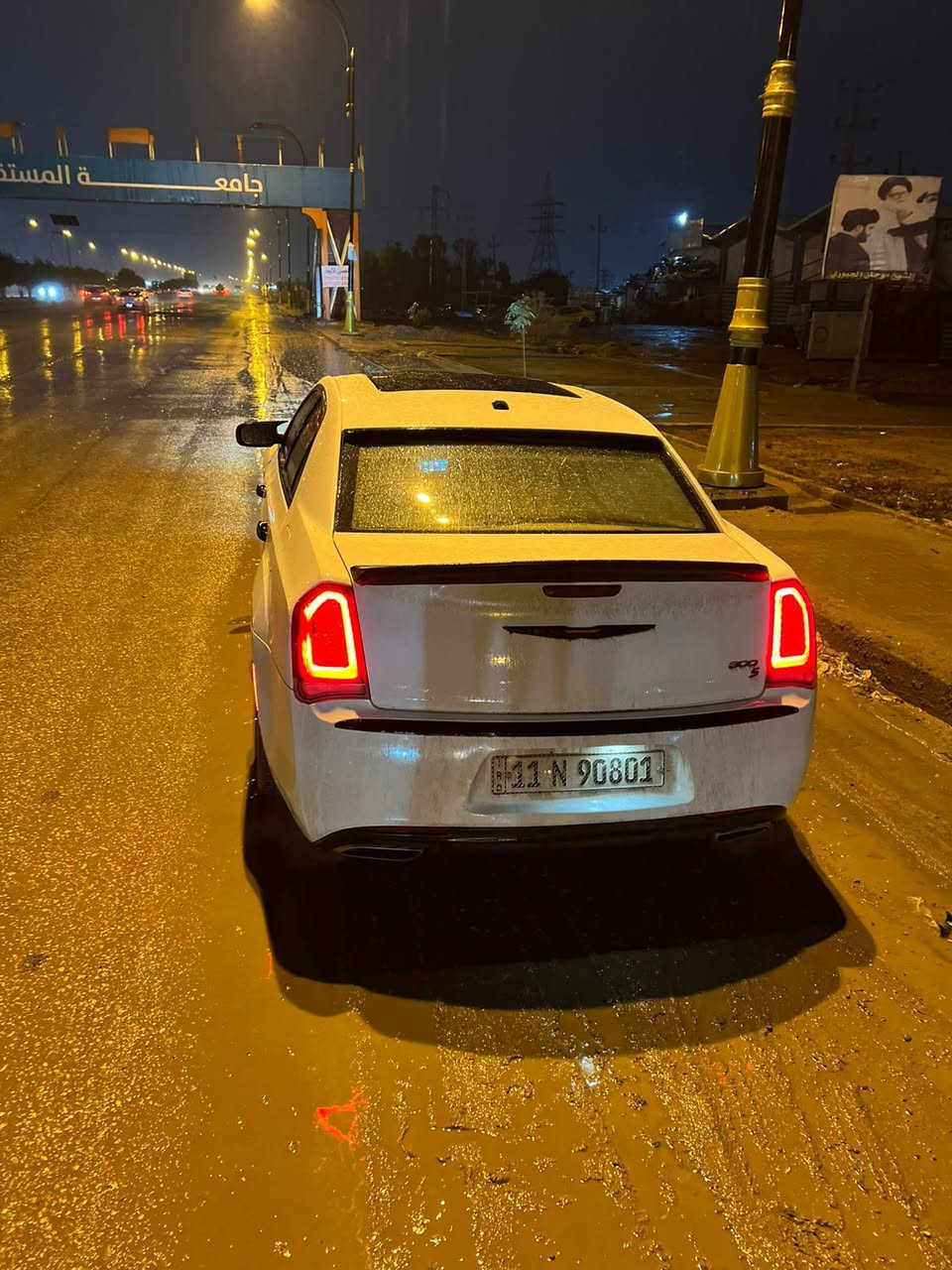 سلام عليكم اوبامه البيع مديل 18 اصل سياره بيه نص جاملغ صبغ والبنيد مبدال اصلي  والجملغ الثاني بيه شويه بارد فقط  رقم بغداد دوالي سنويه وهزه جداد سياره نص فوال ماشيه 100الف مايل مكينه وكير واكسن علي وضع الشركه حداديه جداد تخم تاير جديد تبريد تدفه سياره جديده واستعمل شخصي واحلاه من الصور مكاني بابل رقمي ***********السعر 245وبيه مجال
