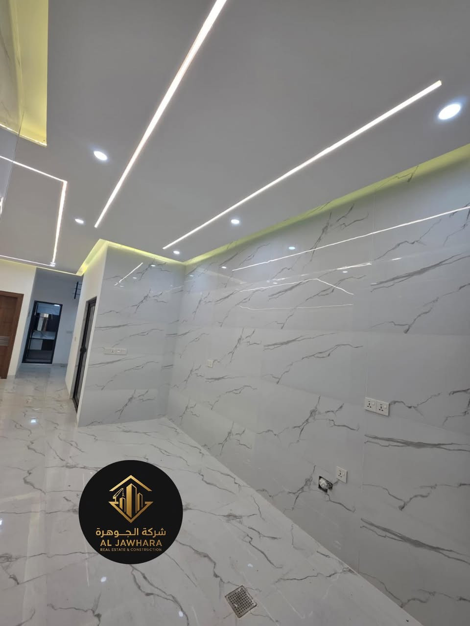 دار للبيع من طابقين بناء حديث Zeroفول ملكي مبني بأحدث المواد والمواصفات الهندسية مغربي فول 
الكهرباء نظام فوتو سيل  دبل جام  تبريد مركزي نظام كامرات  فول مواصفات

💎( هاي فرصتك لا تخلي احلامك اتضيع من اديك ) 

 #طابو ملك صرف بأسم شخص واحد 

#المساحة :- 125 متر              #واجهة 7 متـــر  

الموقع:- كركوك_ حي البعث  _ خلف التجاري موقع راقي  

حيث يحتوي الطابق الاول على استقبال وهول مفتوح عل مطبخ وغرفه نوم 🛌 مطبخ حار بارد وصحيات ومناور   🚗 
والطابق الثاني:-  2غرف نوم حمامات و مخزن  

💵السعر  مناسب  جداً جداً 💵 للأتصال ***********

#موقع الشركة كركوك حي عدن مجاور الجنسية الجديدة 
 ومجاور اسماك البغدادي عمارة البحرين الجوهرة للعقارات

 🏦شركة الجوهرة للعقارات والمقاولات  🏦 
  
 📞للأتصال ***********

✅نستقبل جميع عروضاتكم السكنيه والتجاريه في كركوك
