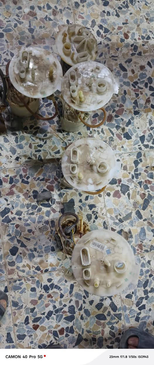 السلام عليك شباب عبوات رانج روفر للبيع كلهن 300 الف مال تفصيخ جدد مكاني بلديات  راسلني وبل العافيه عليك  رقمي ***********
