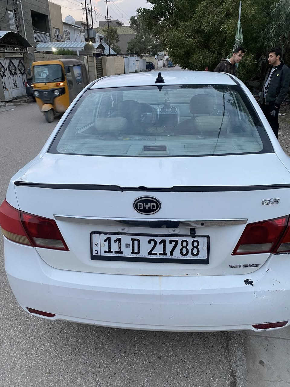 سلام عليكم سياره البيع موديل 2016بسمي سياره بيه خربطه بيه رشات صبغ سعر 57وبيه مجال مكاني بغداد الزعفرانيه *********** مستعجل عله بيعته
