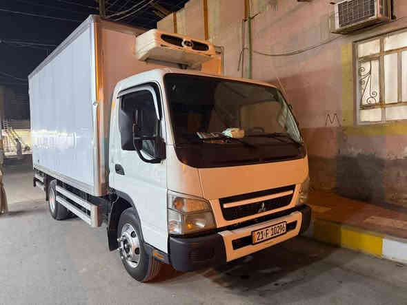 السلام عليكم كنتر براد موديل 2017 سلمانية باسمي بدون صبغ السيارة جديدة كلش  العنوان ناصرية سوق الشيوخ ***********
