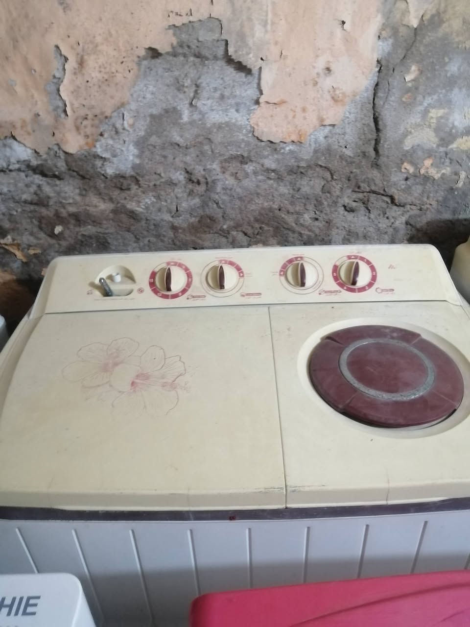 غسالات جميع لحجام كلمن وسعره الي يريد يجي خاص انسب لأسعار


**إذا كنت صاحب هذا الإعلان وتريد حذفه لأي سبب، رجاءا أرسل رسالة إلى الدعم الفني**