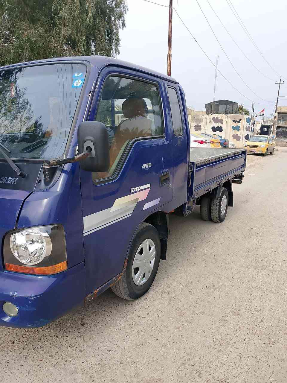 سلام عليكم للبيع أم عيون موديل ٢٠٠٣رقم بغداد إنكليزي سنويه ل٢٨ محرك كير اكسن شواصي  صدر أمامي وخلفي جديده سيار جاهزة من كلشي السعر *********** عنوان التاجي
