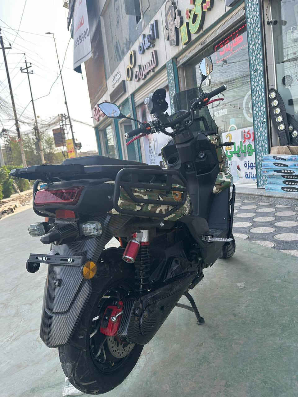 دراجه جبلي شحن للبيع 
النمر ٣
السرعه تقفل ١٠٠
فول حساسات 
نضام ترجع بك
الون مميز عسكري 
البطاريات ٤ ليثيوم 
الدراجه كلش نضيفه بس البريك الأمامي يرادله براغي وخلاص 
تجي تفحص وشوف مكانها البلديات او الامين 
السعر ١٢٠٠
الرقم ***********
