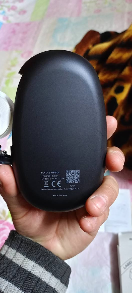 طابعة ملصقات شكل رفيعه محمولة باليد تعمل بالبلوتوث لتنظيم المنزل والمكتب وiOS واندرويد صغيرة بدون حبر قابلة لاعادة الشحن بمنفذ USB وياها رولات  عدد 6  سعر 20
بغداد حي عامل  واتساب
***********
