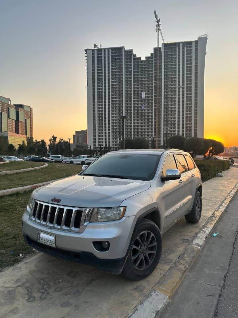 Jeep Laredo 2012 
دووپەلە بۆیاغی هەیە 
چوار مۆدی لێخورینی هەیە
سوکان ڤۆلیۆم 
كامێرا
تەبرید مەرکەزی 
کوشین کارەبای
پێش و دوای حەساس 
هەمووگیانی زۆر خاوێن مایتەوە
رەقەم و سەنەوی پلاستیك لەگەلە
مالی مەدەنی هەمووشتی بەشەرت
گێرومەکینەوکارەبای دەعامی بۆ دەعامی بەشەرت 
شوین // هەولێر
سعر 95 وەرەقە و مەجال
بۆ زانیاری زیاتر نامە بنێرن لە خزمەتدام . أربيل, العراق


**إذا كنت صاحب هذا الإعلان وتريد حذفه لأي سبب، رجاءا أرسل رسالة إلى الدعم الفني**