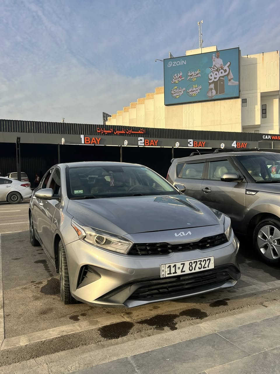 السلام عليكم 
فورتي 2023 
وارد  ضربتها  خفيفة موضحة بالصور بدون شواصي ويرباك 
ماشية 47ميل  بيها صبغ الدعامية ولبنيد فقط 
سيارة بدون نقص جاهزة 
بغداد الشعب 
***********
158$وبيها مجال
