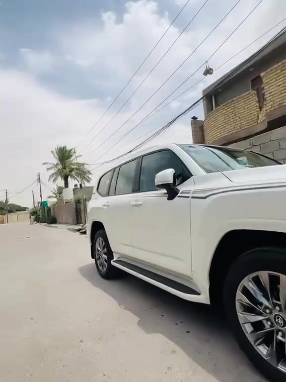 السلام عليكم لا ندكروز موديل 22 فول موصفات جديده ماشيه 80رقم بغداد  ساز مكاني بغداد جسر القديم سياره كارتون 6سلندك سعر 600دفاتر وبيهه مجال وإني خادم ستفسار تصل عله رقم***********
