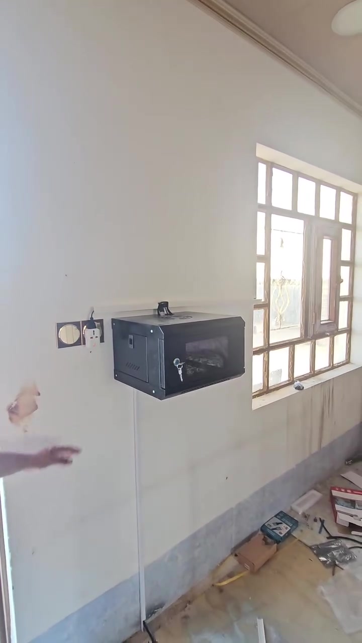 ناحية القيارة
مكتب احمد الهرير لبيع كامرات المراقبة..📸🎥
العنوان سوق القيارة ساحة الطحين مجمع النصر 
***********

