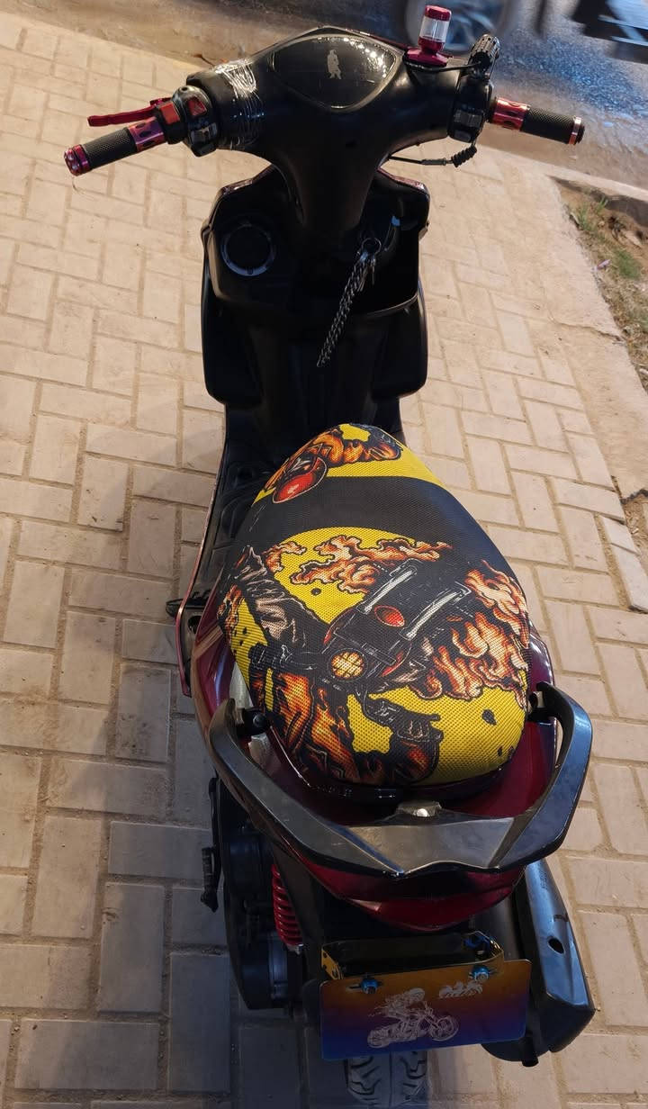 سلام عليكم.    دراجه ماكس مضلع.  ياباني ياباني.   شرط ما مفتوح برغي بيه مكينه ناعمه وتخبل ول شلعه شك لكاع دراجه علئ لفحص وين متريد افحص.  سعر 500وبيه مجال متواجد عل فيس وهاذا رقمي ***********
