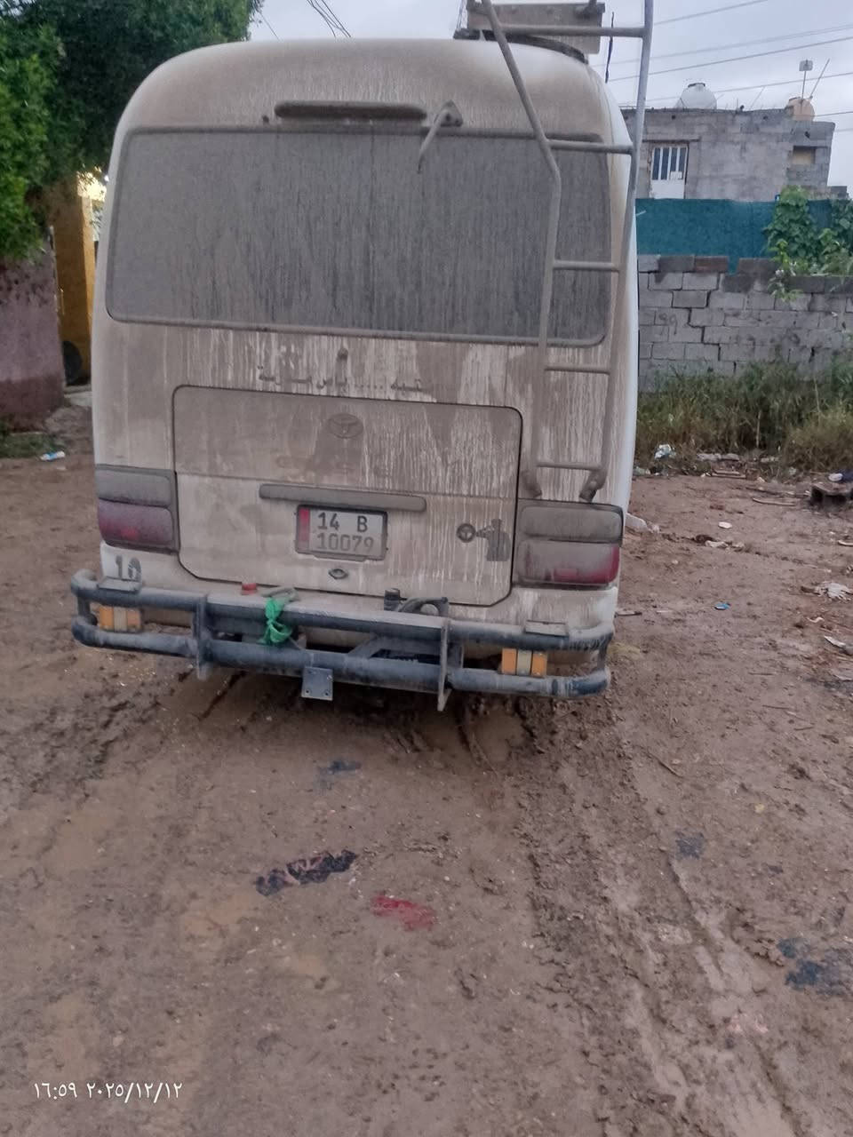 السلام عليكم كوستر ٨ كير مكينة اكسل كفالة السيارة مصفرة غرامات تحويل ثاني يوم داخل  جديد قلاب ستاركس السعر ٢٢٥ وبيهة مجال ***********
