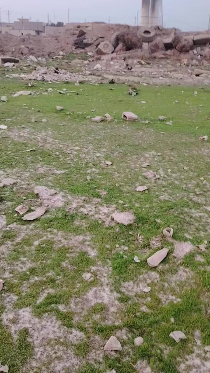 سلام عليكم قطعتين البيع طابو صرف شرط تحويل مباشر مساحه كل وحده 50متر مكان قرب البلديه كلشي واضح بل فيديو سعر خاص الاستفسار على رقم ***********
