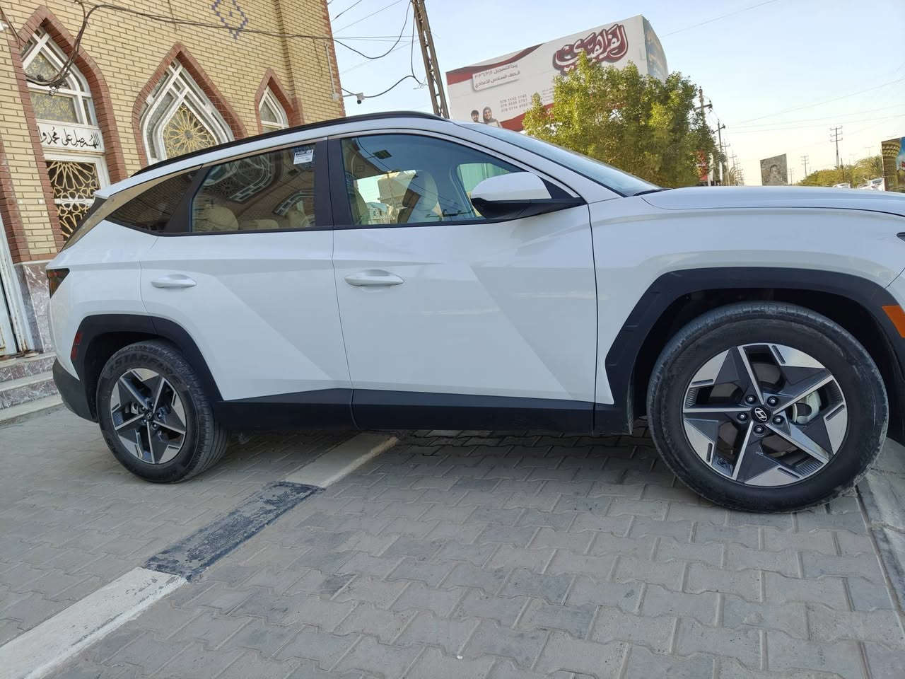 🚗 للبيع: توسان 2025 وارد أمريكي 🇺🇸
🔹 الموديل: 2025
🔹 الوارد: أمريكي
🔹 الممشى: 20 ألف مايل فقط
🔹 الرقم: مرقم شهداء – تستلم وكالة
✨ المواصفات:
شاشتين (3 + 12 إنج) متصلة
تبريد شاشة منفصل (قطعتين)
داخلية لون أبيض فخم
تدفئة كشنات
بصمة + تشغيل عن بعد
رادار أمامي وخلفي
كاميرا 360 درجة
Auto Brake (فرملة طوارئ)
حساسات 360
نقطة عمياء
تنبيه حركة خلفية
نظام المحافظة على المسار
⚠️ الضرر:
ضربة أمامية (بنيد مبدل)
تفصيخ (مصلح)
💰 السعر،185$ وقابل للتفاوض
📍 الموقع: النجف الأشرف
📞 رقم الهاتف***********
