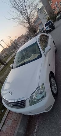 شاهين • ٢٠٠٥ • أصفر